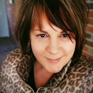 Hi. I'm Cindy.  Help me clear my personal closet